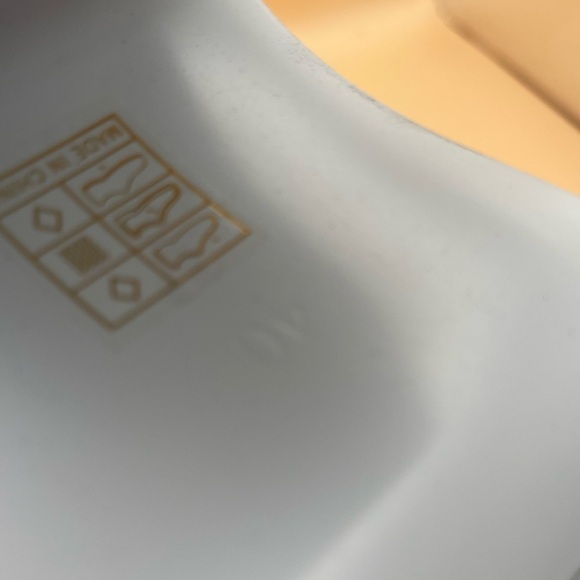 White Faux Fur Platform Boots EU 40 US 9.5 - 10 Chunky Heel Side Zipper Rave - Picture 12 of 12